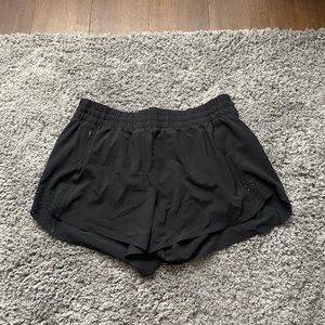 Athleta Hustle 3’ Short